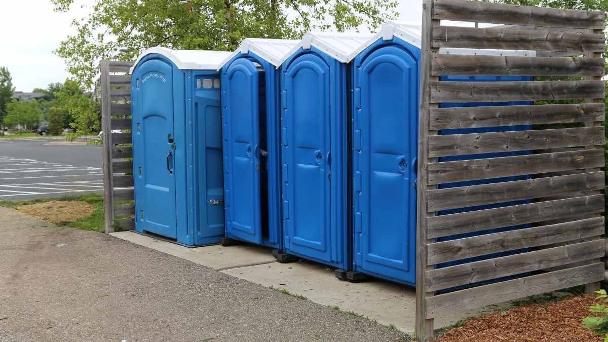 Porta Potty Rental Pros - Quality Portable Restroom Services in Braxton, MS, 39044